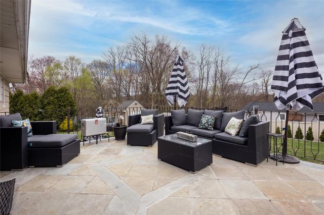 2820 Sarles Drive, Yorktown Heights, NY 10598