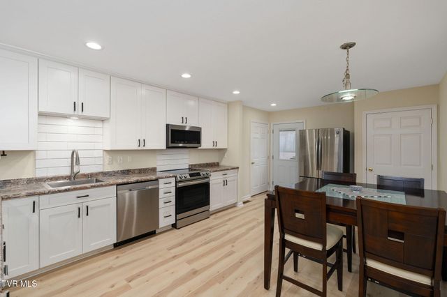 7538 Snake Hollow Road, Sneedville, TN 37869