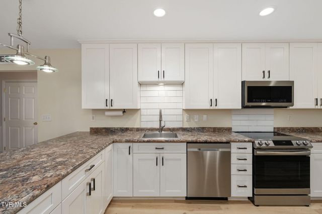 7538 Snake Hollow Road, Sneedville, TN 37869