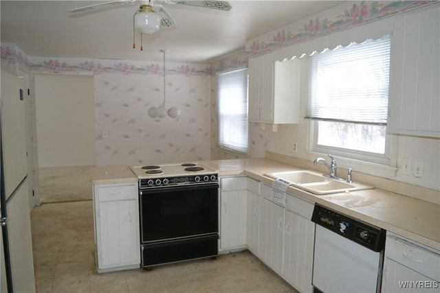 18 Ava Lane, Amherst, NY 14221