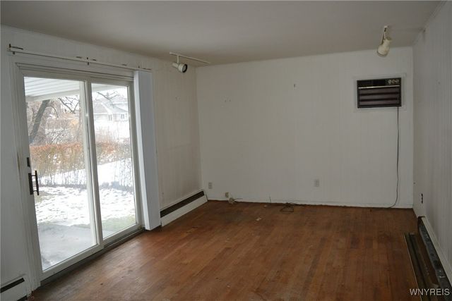 18 Ava Lane, Amherst, NY 14221