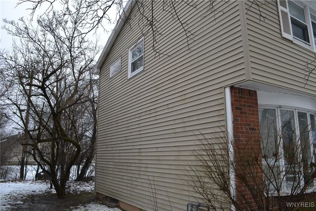 18 Ava Lane, Amherst, NY 14221