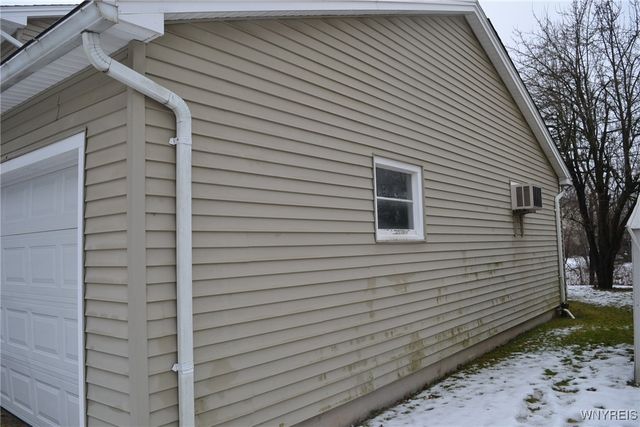 18 Ava Lane, Amherst, NY 14221