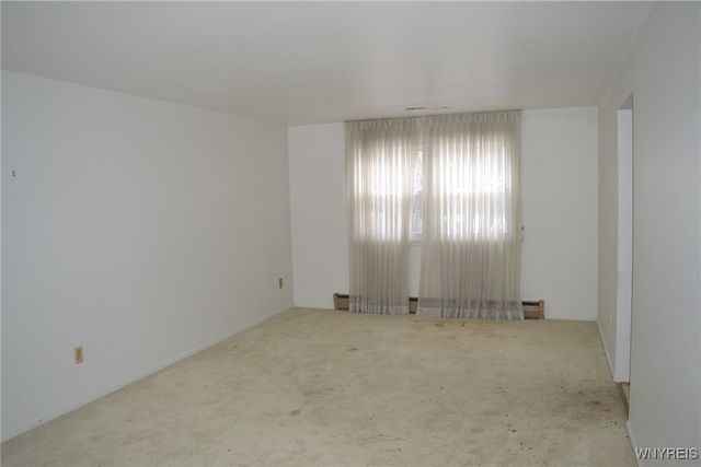 18 Ava Lane, Amherst, NY 14221