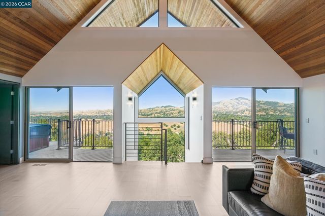 321 Castle Crest Rd, Alamo, CA 94507