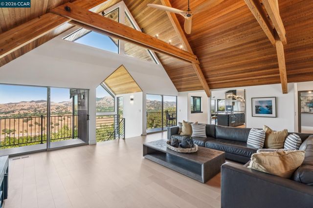 321 Castle Crest Rd, Alamo, CA 94507