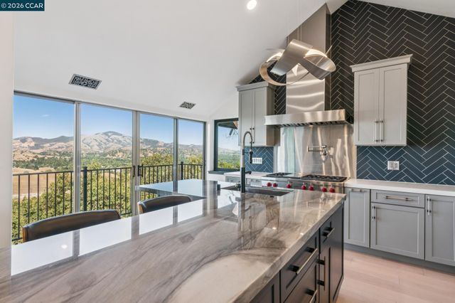 321 Castle Crest Rd, Alamo, CA 94507