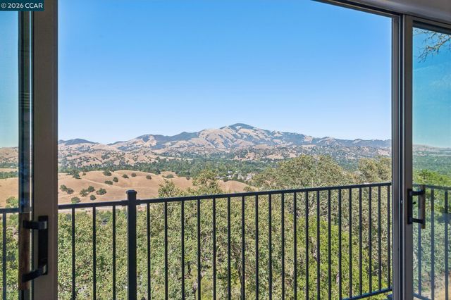 321 Castle Crest Rd, Alamo, CA 94507