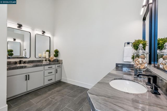 321 Castle Crest Rd, Alamo, CA 94507