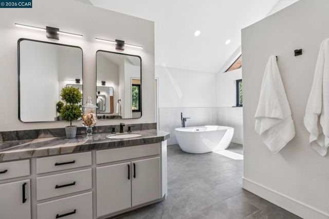 321 Castle Crest Rd, Alamo, CA 94507