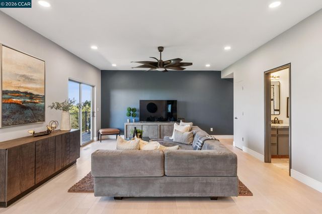 321 Castle Crest Rd, Alamo, CA 94507