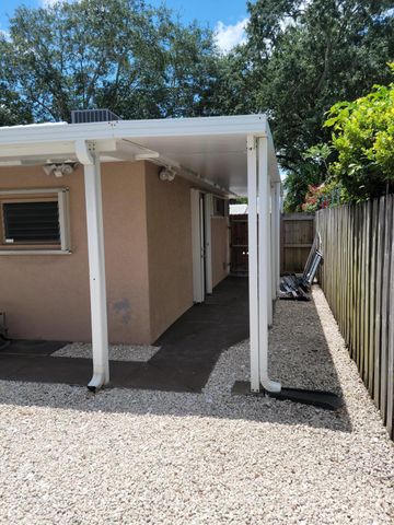 6781 Charleston Street, Hollywood, FL 33024