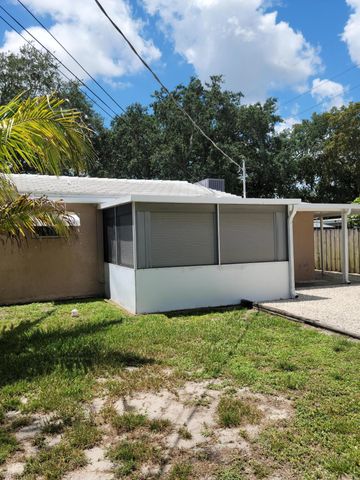 6781 Charleston Street, Hollywood, FL 33024