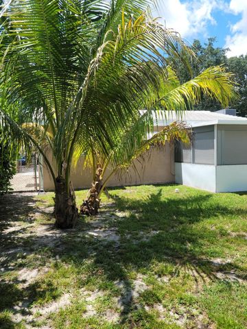 6781 Charleston Street, Hollywood, FL 33024