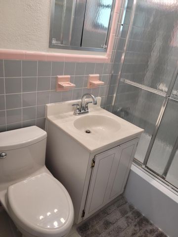 6781 Charleston Street, Hollywood, FL 33024