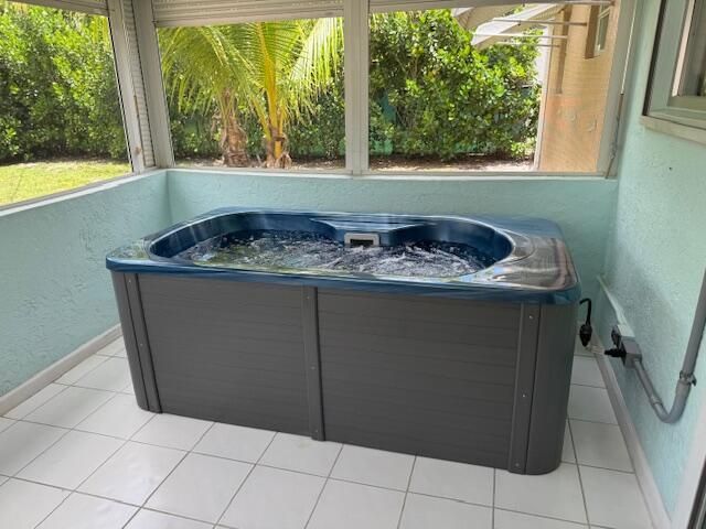6781 Charleston Street, Hollywood, FL 33024