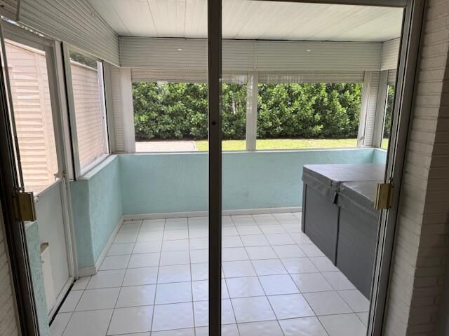 6781 Charleston Street, Hollywood, FL 33024