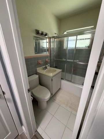 6781 Charleston Street, Hollywood, FL 33024