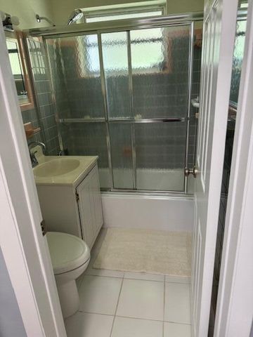 6781 Charleston Street, Hollywood, FL 33024