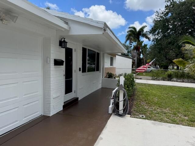 6781 Charleston Street, Hollywood, FL 33024