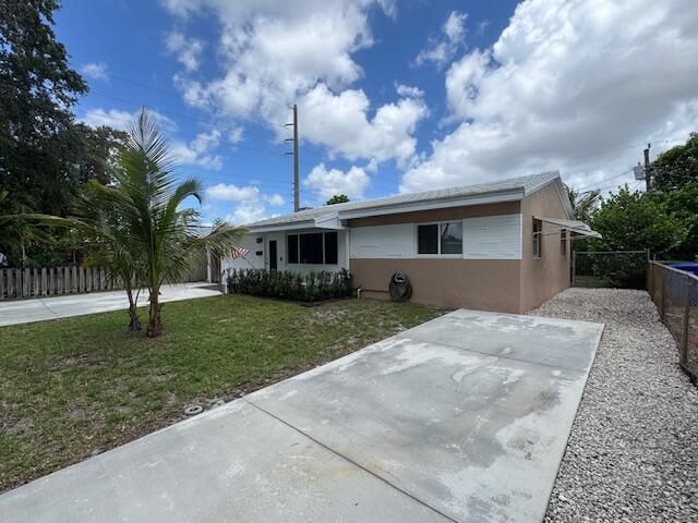 6781 Charleston Street, Hollywood, FL 33024