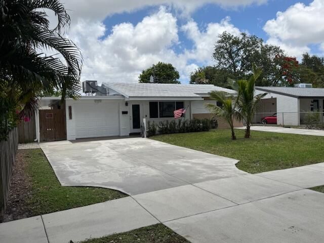 6781 Charleston Street, Hollywood, FL 33024