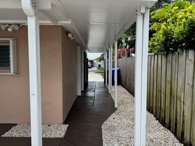 6781 Charleston Street, Hollywood, FL 33024