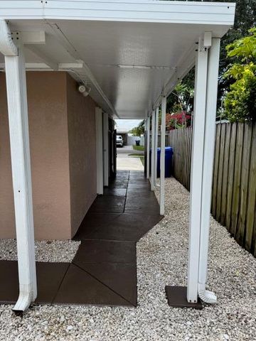 6781 Charleston Street, Hollywood, FL 33024