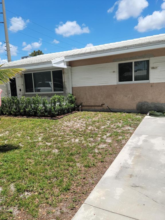 6781 Charleston Street, Hollywood, FL 33024