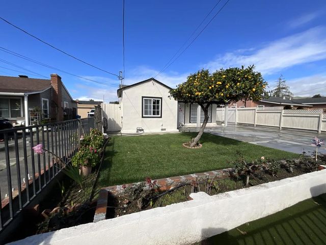 3221 E Hills Drive, San Jose, CA 95127