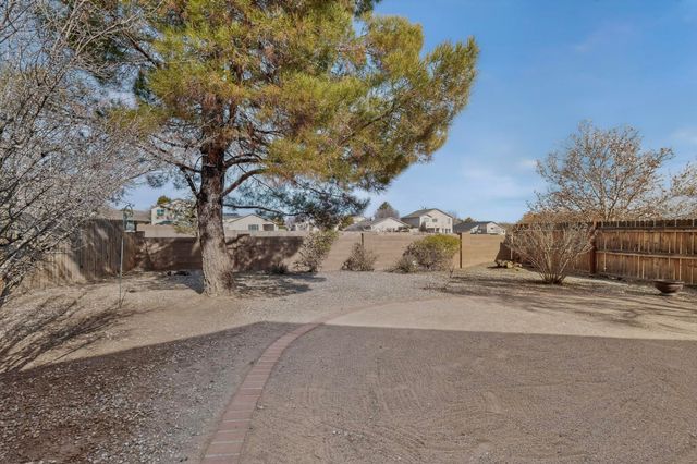 705 Santa Fe Meadows Drive NE, Rio Rancho, NM 87144