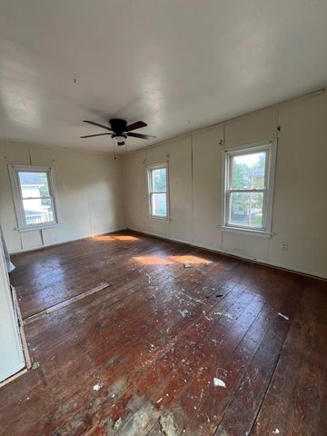 260 Lawrence Street, Newark, OH 43055