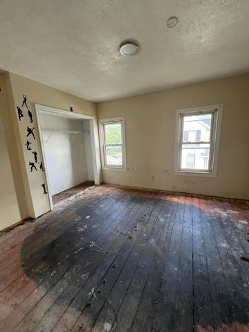 260 Lawrence Street, Newark, OH 43055
