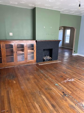 260 Lawrence Street, Newark, OH 43055