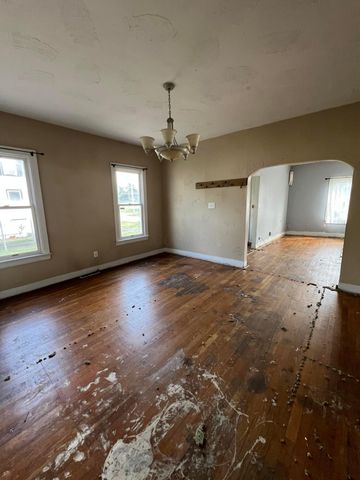 260 Lawrence Street, Newark, OH 43055