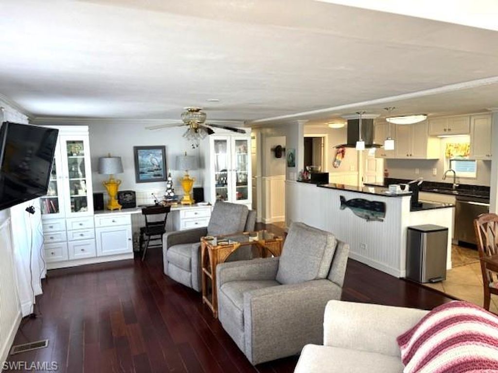 309 Shoreland DR W, FORT MYERS, FL 33905 — photo 2