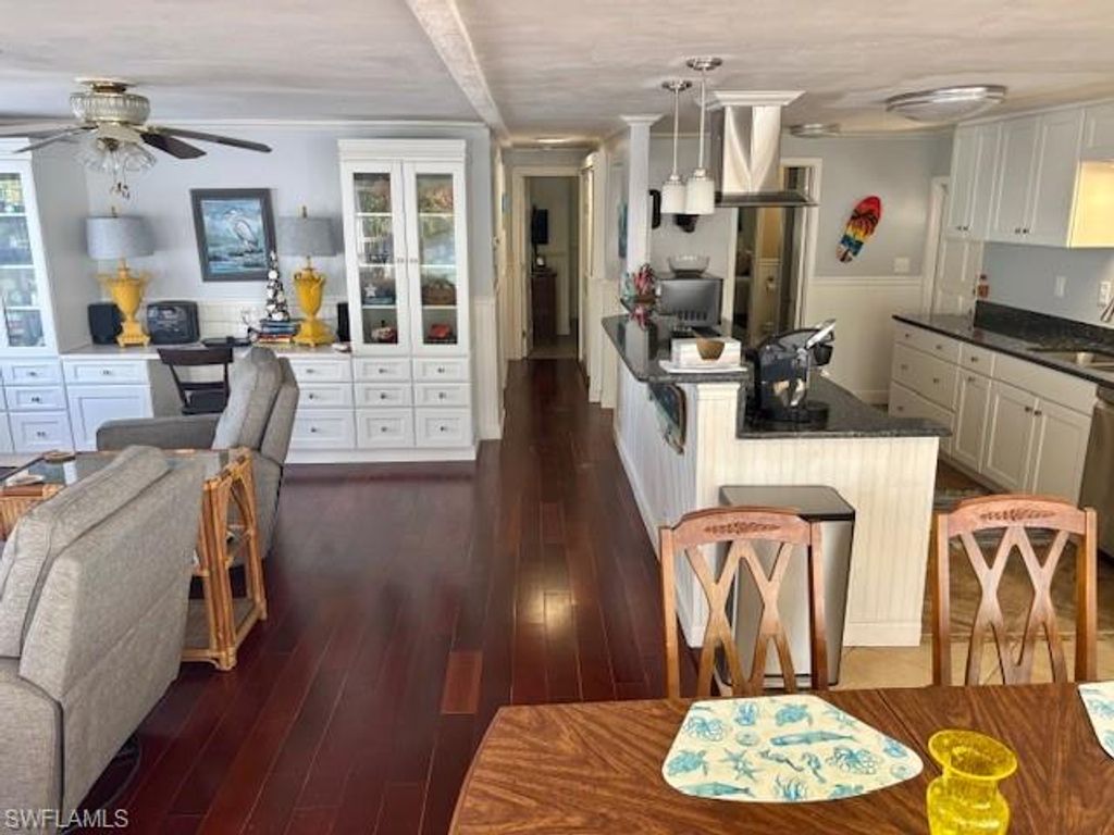309 Shoreland DR W, FORT MYERS, FL 33905 — photo 4