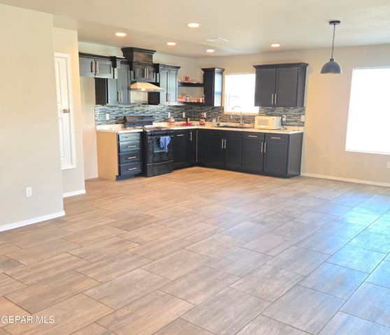 11442 ANAHEIM Lane, Socorro, TX 79927