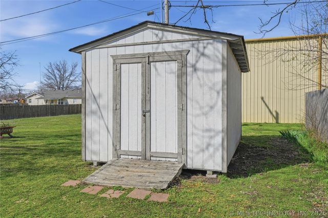 307 E 3rd Street, Beggs, OK 74421