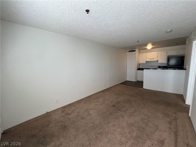 1381 East University Avenue 304, Las Vegas, NV 89119