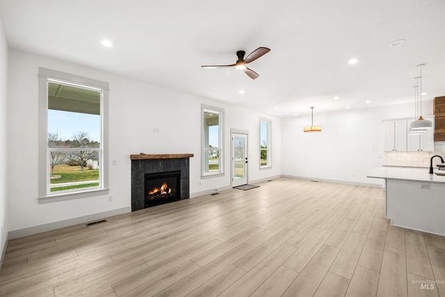 442 E Elaine Ct, Nampa, ID 83686