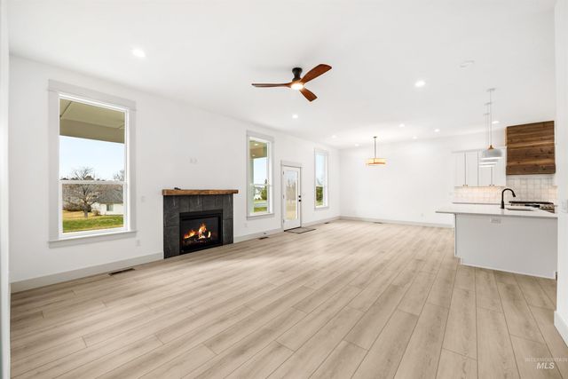 442 E Elaine Ct, Nampa, ID 83686