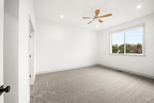 442 E Elaine Ct, Nampa, ID 83686