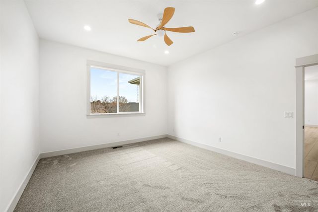 442 E Elaine Ct, Nampa, ID 83686