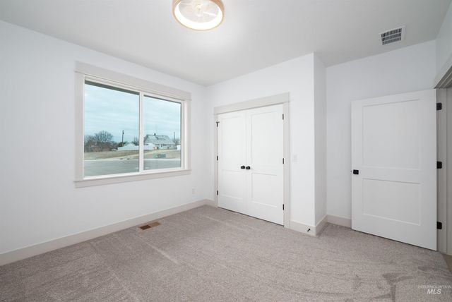 442 E Elaine Ct, Nampa, ID 83686