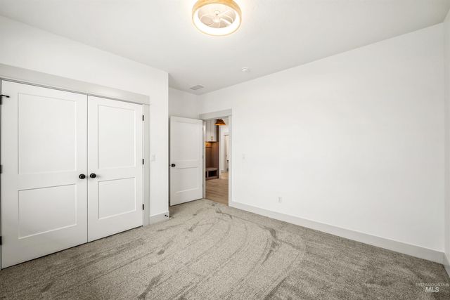 442 E Elaine Ct, Nampa, ID 83686