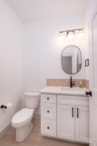 442 E Elaine Ct, Nampa, ID 83686