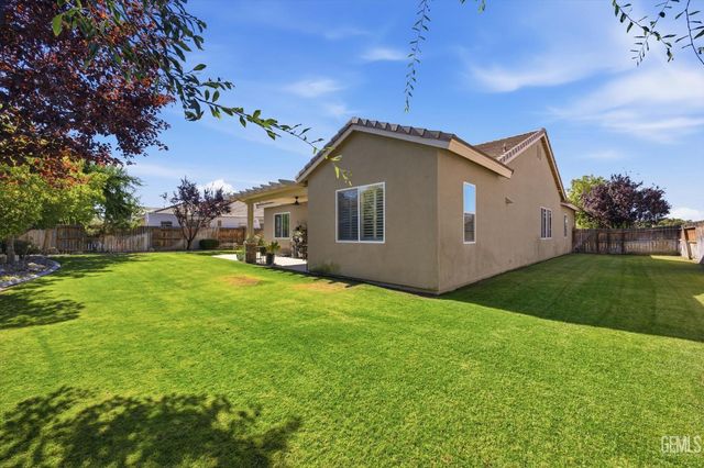 15706 Saint Clement Way, Bakersfield, CA 93314