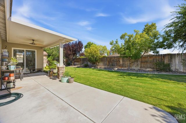 15706 Saint Clement Way, Bakersfield, CA 93314