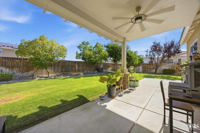 15706 Saint Clement Way, Bakersfield, CA 93314
